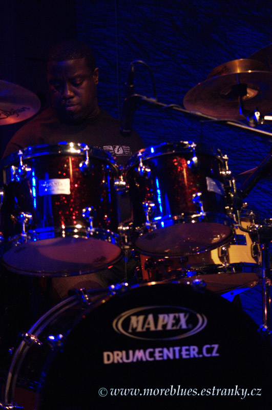 STEVE CLARKE TRIO_08.jpg