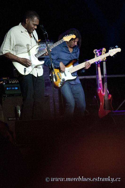 ROBERT CRAY BAND_02.jpg