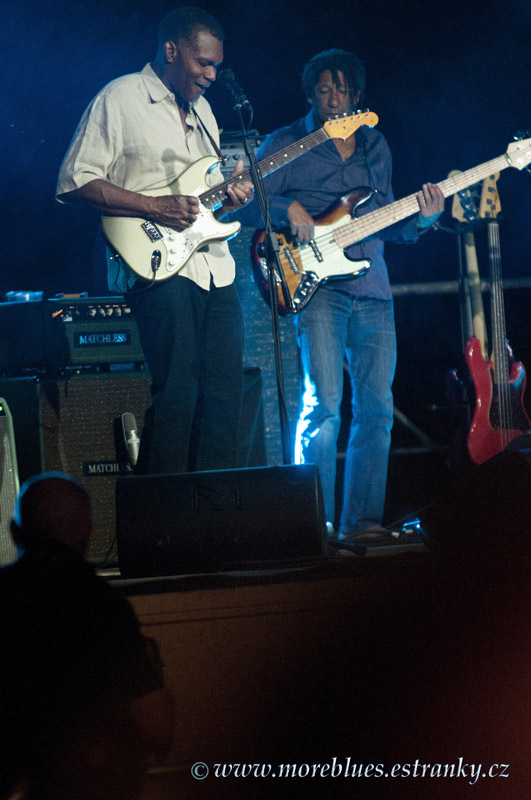 ROBERT CRAY BAND_03.jpg