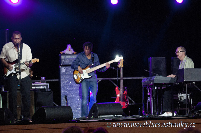 ROBERT CRAY BAND_07.jpg