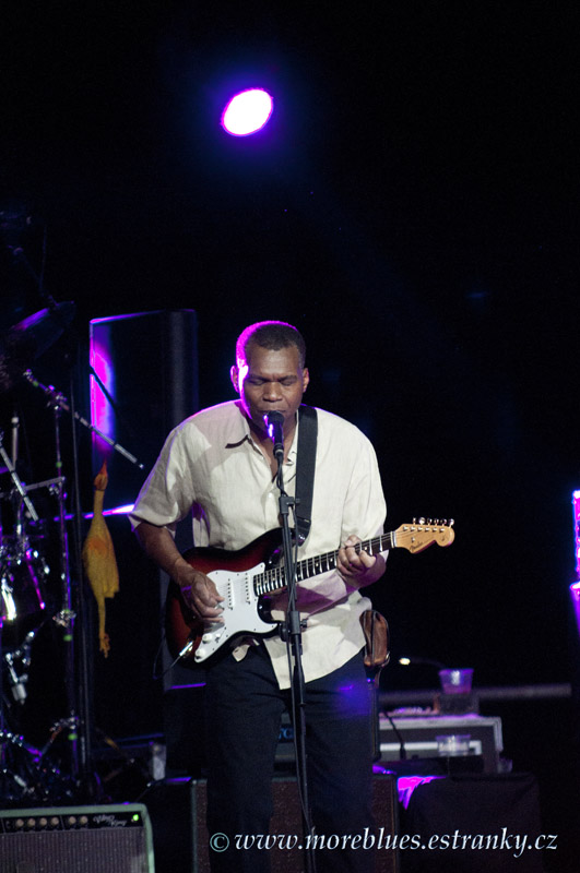 ROBERT CRAY BAND_08.jpg