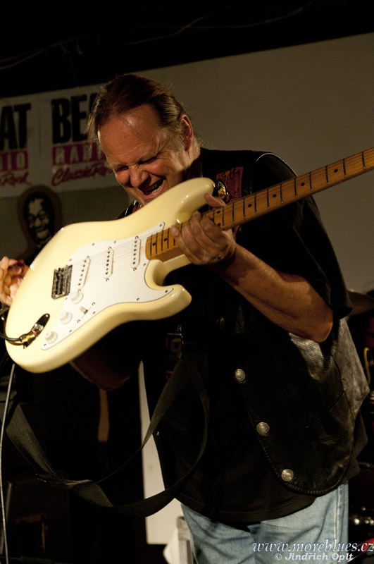 WALTER TROUT_115