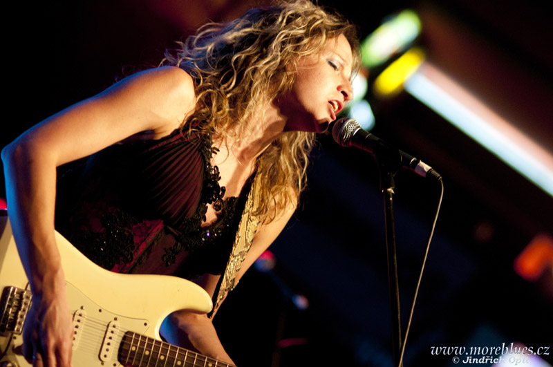 Ana Popovic_16