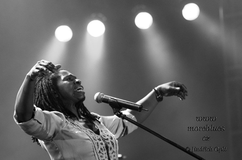 Ruthie Foster_042