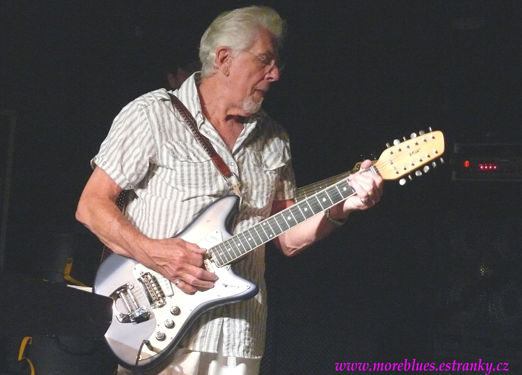 John Mayall & the Bluesbreakers 14.jpg