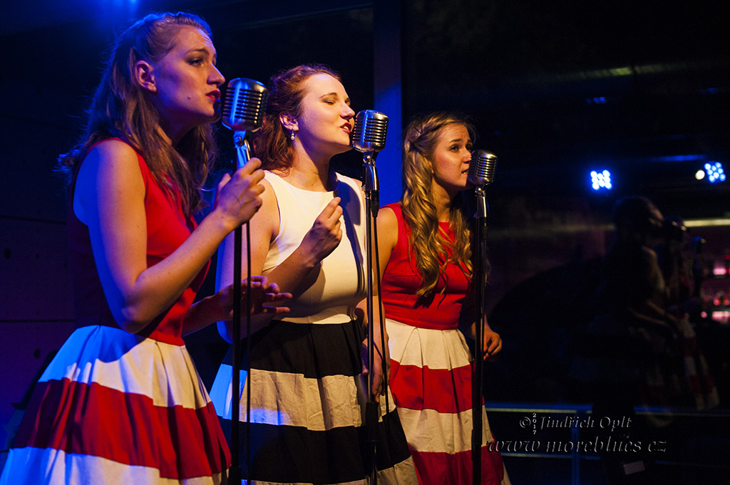 CHARLIE & THE RHYTHM GIRLS_68