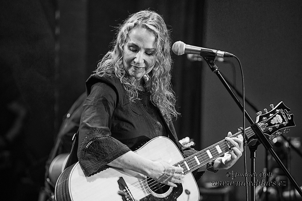 JOAN OSBORNE_03