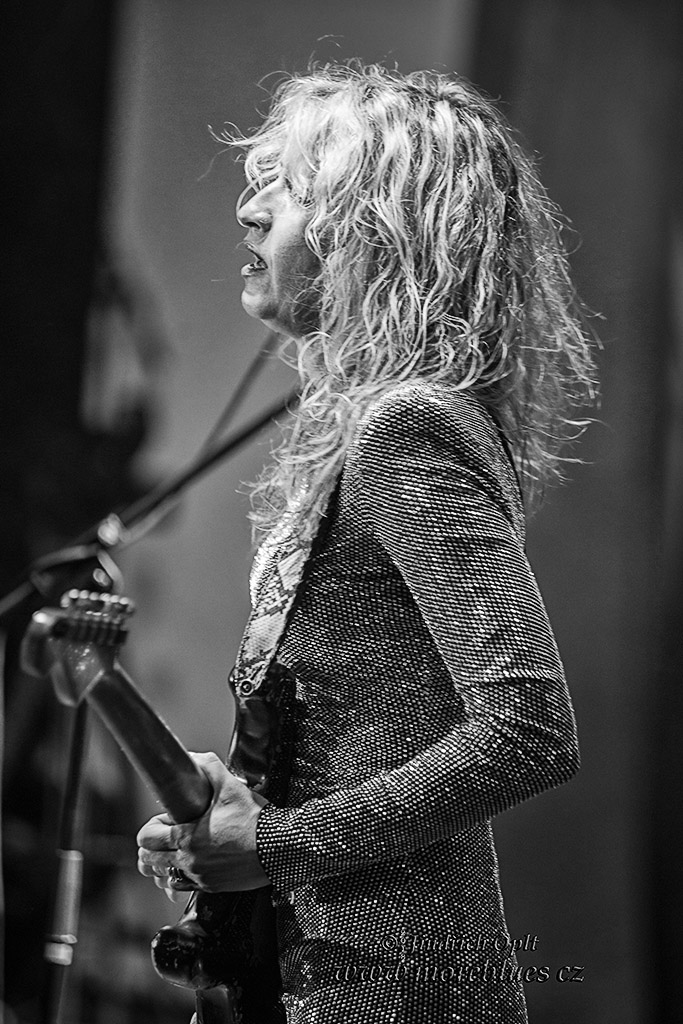 ANA POPOVIC_44