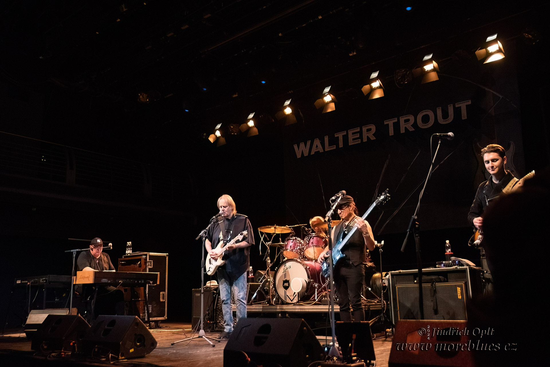 WALTER TROUT_053