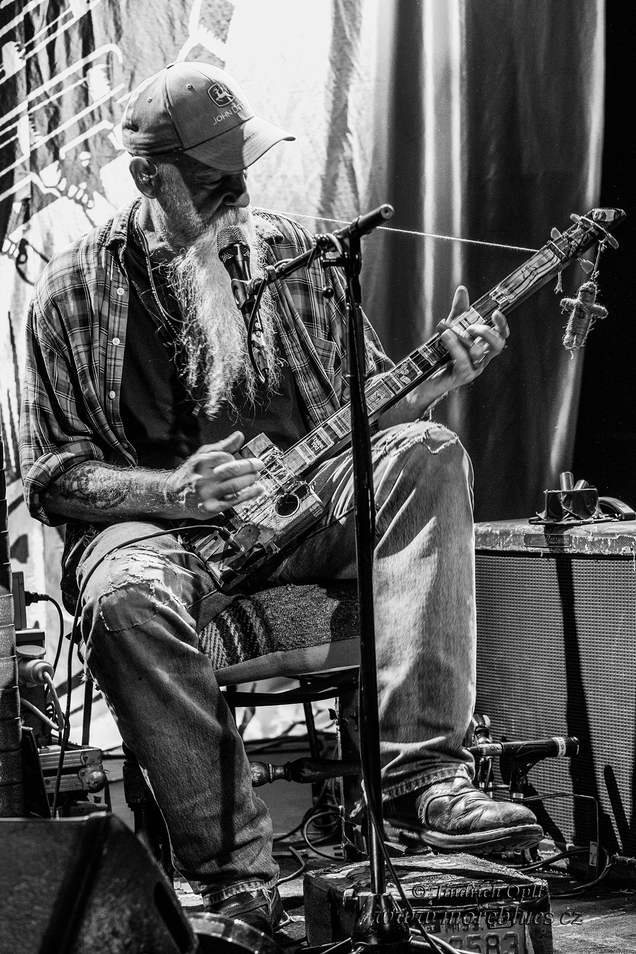 SEASICK STEVE_032