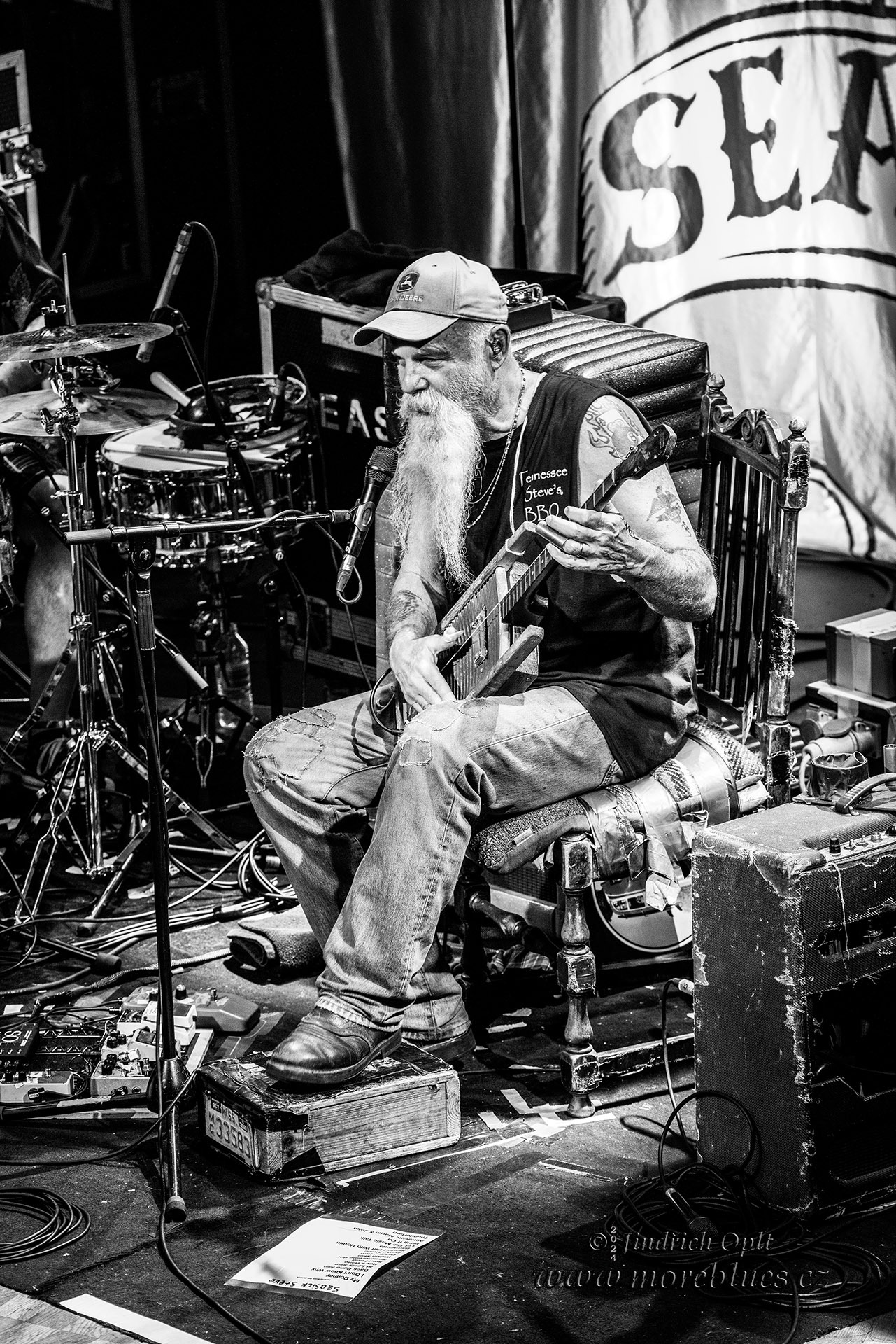 SEASICK STEVE_094