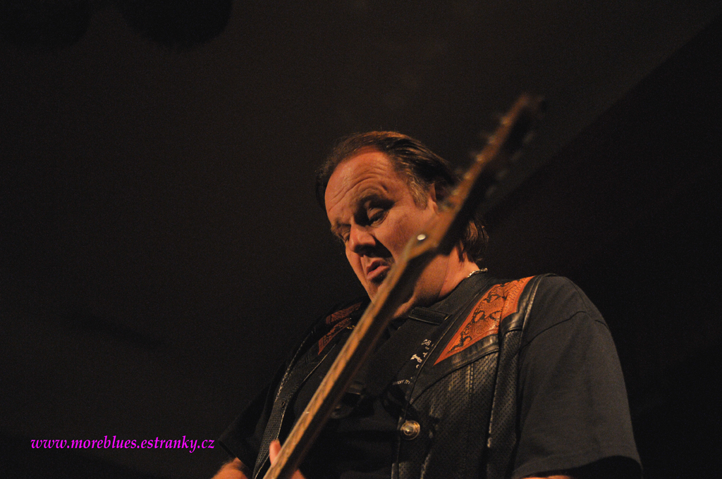 WALTER TROUT_01.jpg