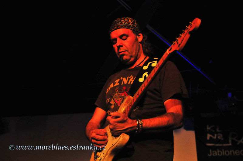 VARGAS BLUES BAND_048.jpg